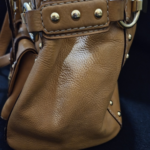 Michael Kors Tan/Cognac Brown Leather Astor Studded Shoulder Bag - Picture 8 of 16